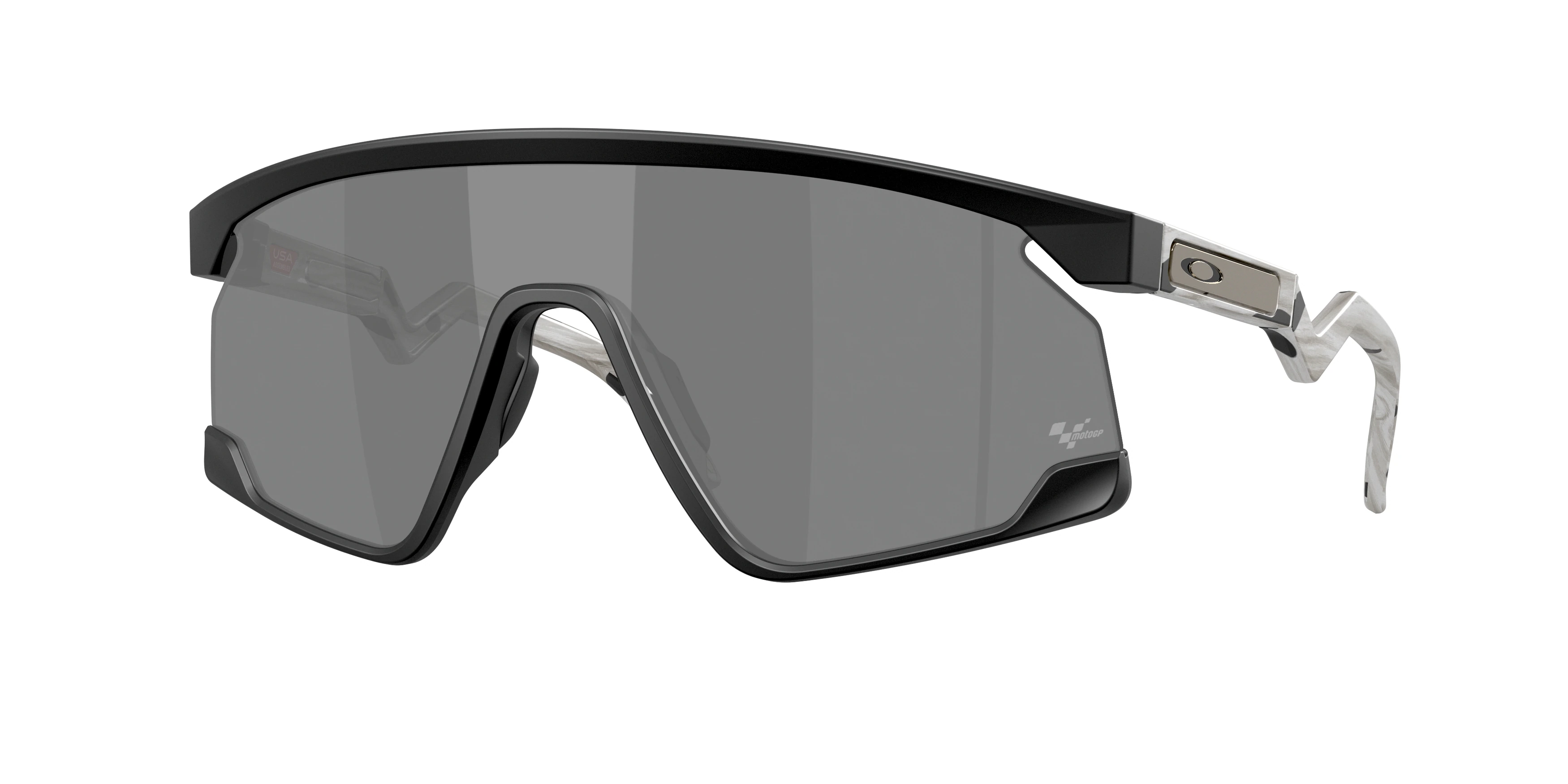 Солнцезащитные очки Oakley
